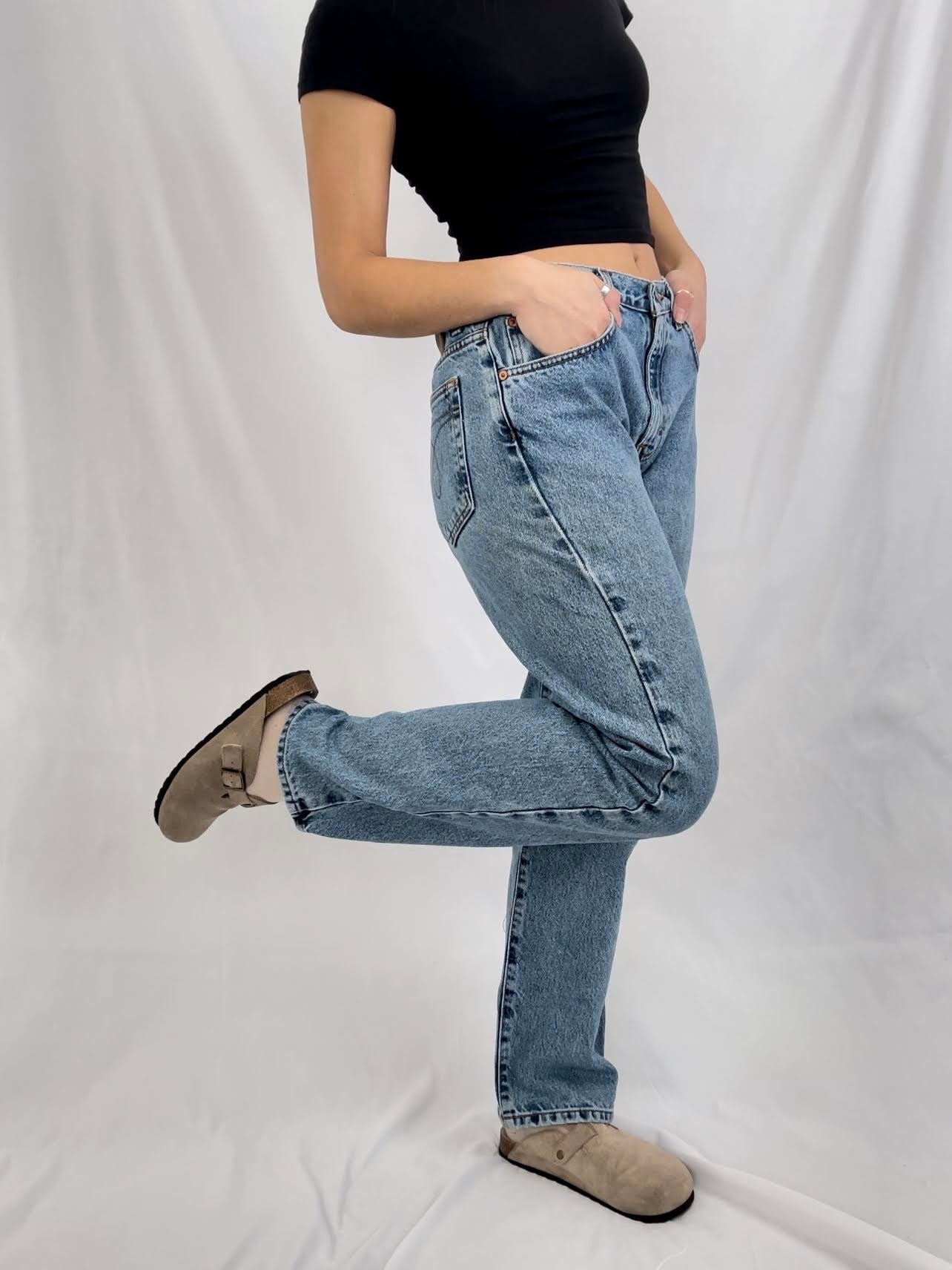 90s Calvin Mid-Rise Baggy Straights (32x30”)