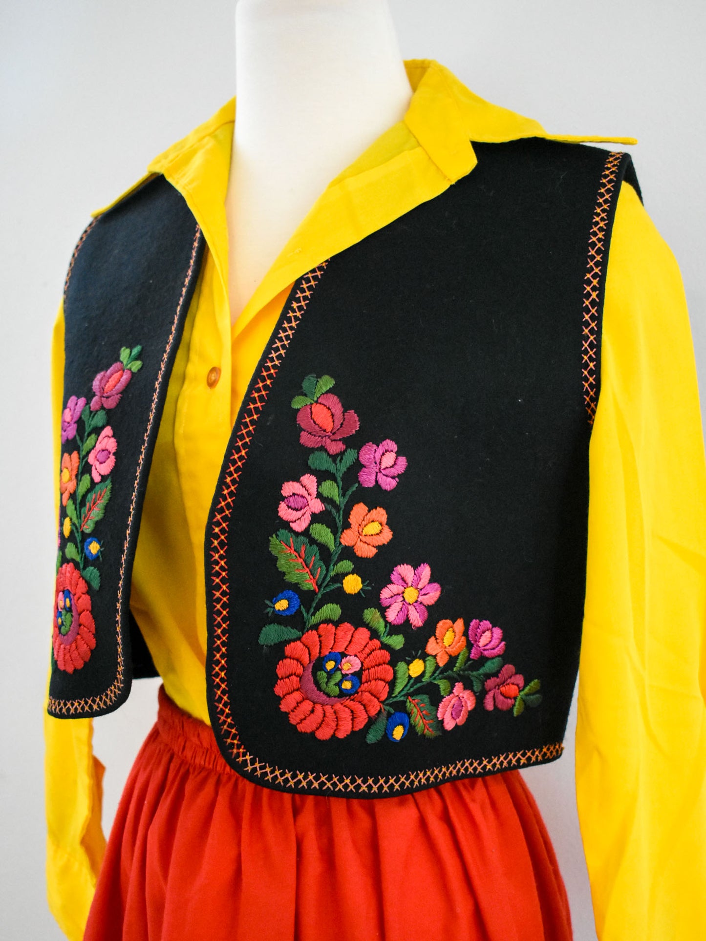 Embroidered Vest (S)